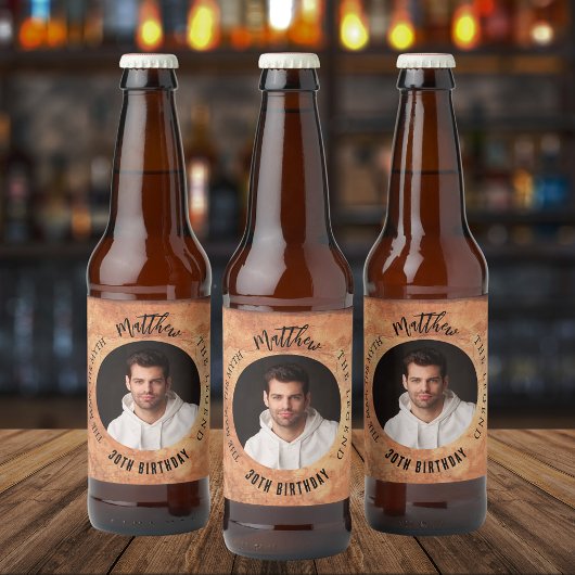 Man mythe legende foto terracotta verjaardagsfeest bier etiket