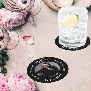 Man mythe legende foto zwart wit verjaardagsfeestj ronde kartonnen onderzetter