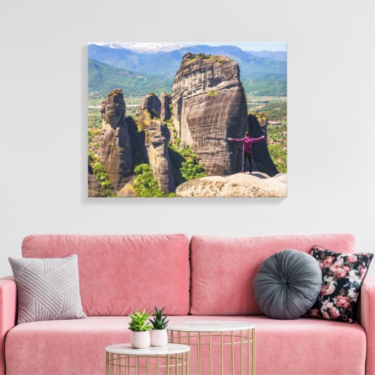 Man op de top van de berg canvas afdruk (Insitu (Woonkamer))