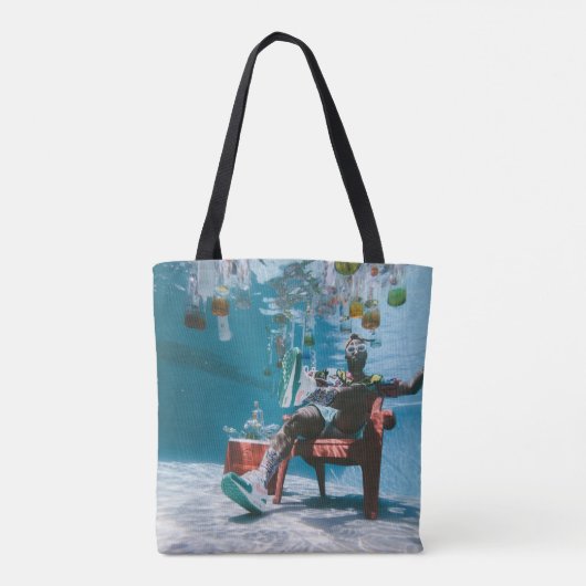 Man op een stoel onderwater met drijvende bodem tote bag (Achterkant)