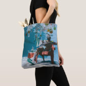 Man op een stoel onderwater met drijvende bodem tote bag (Dichtbij)