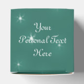 Man op Ladder Bereiken voor Winking Moon Green Bedankdoosjes (Bovenkant)