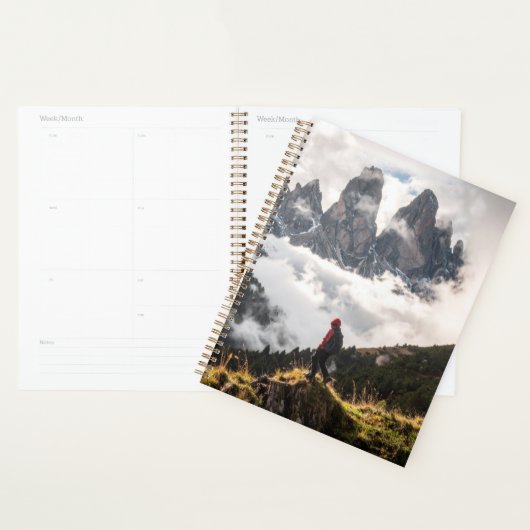 man op nevelige bergen planner (Display)