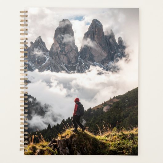 man op nevelige bergen planner (Voorkant)