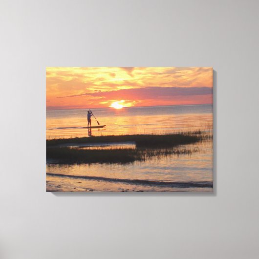 Man op peddelplank op Cape Cod-strand Canvas Afdruk (Voorkant)