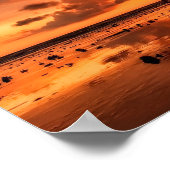 Man op strand bij zonsondergang poster (Hoek)