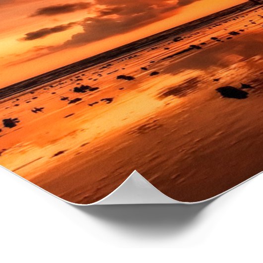 Man op strand bij zonsondergang poster (Hoek)