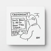 Man opnemen van contant geld bij een geldmachine.  fotoplaat (Voorkant)