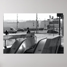 Man per roltrap. poster