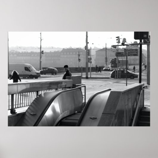 Man per roltrap. poster (Voorkant)