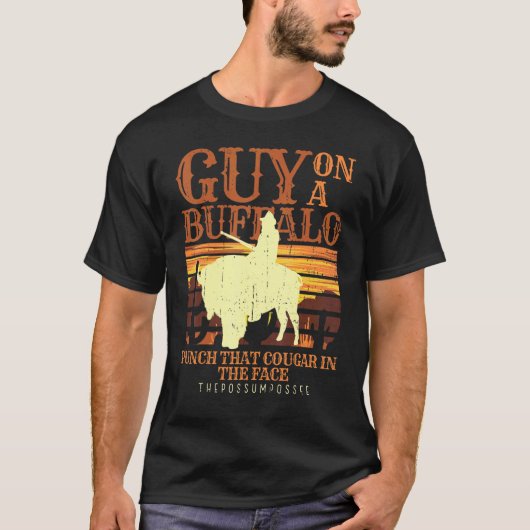 Man Riding Buffalo Possum Graphic Meme T-shirt (Voorkant)