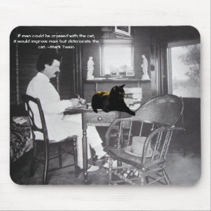 Man ruziet met kat? - Mark Twain Muismat