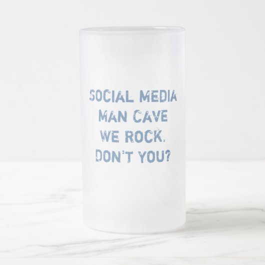 Man sociale media matglas bierpul (Center)