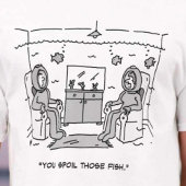 Man spoelt zijn tropische vis - grappige Cartoon o T-shirt