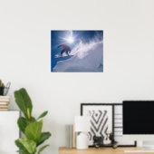 Man springt van een grote cornince af op een snowb poster (Thuiskantoor)