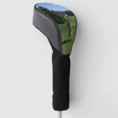 Man swinging a Golf field Driver Golf Head Hoesje Golfheadcover (Schuin)
