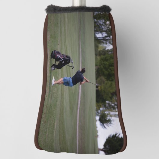 Man swinging een Golfclub Putter Golf Head Hoesje Golfheadcover (Draai 90)