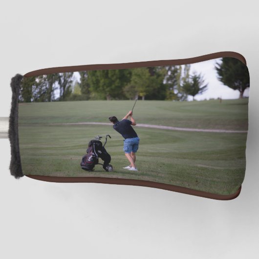 Man swinging een Golfclub Putter Golf Head Hoesje Golfheadcover (Voorkant)