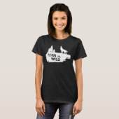 Man tegen het Man van de wilde natuur versus Wilde T-shirt (Voorkant volledig)