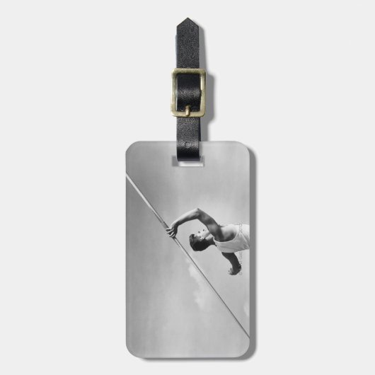 Man Throwing Javelin Bagagelabel (Voorkant verticaal)