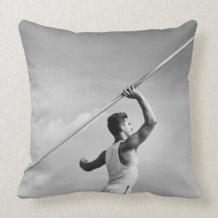 Man Throwing Javelin Kussen