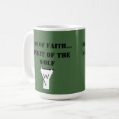 Man van geloof ...Geest van de wolf SHIRT Koffiemok (Voorkant links)