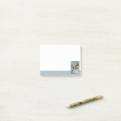 Man van honkbal met honkbalschoen post-it® notes (Op bureau)