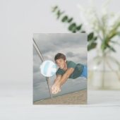 Man volleybal op het strand briefkaart (Staand voorkant)