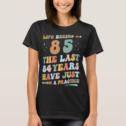 man Vrouw 2023 Het Groovy Life begint op 85ste ver T-shirt (Voorkant)