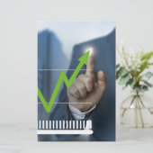 Man waarop het concept "aandelenkoers" is afgebeel briefpapier (Staand voorkant)