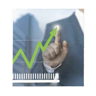 Man waarop het concept "aandelenkoers" is afgebeel notitieblok