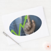 Man waarop het concept "aandelenkoers" is afgebeel ovale sticker (Envelop)