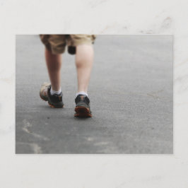 MAN WALKING BRIEFKAART