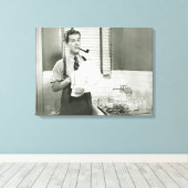 Man Washing Dishes Canvas Afdruk (Insitu (Houten vloer))
