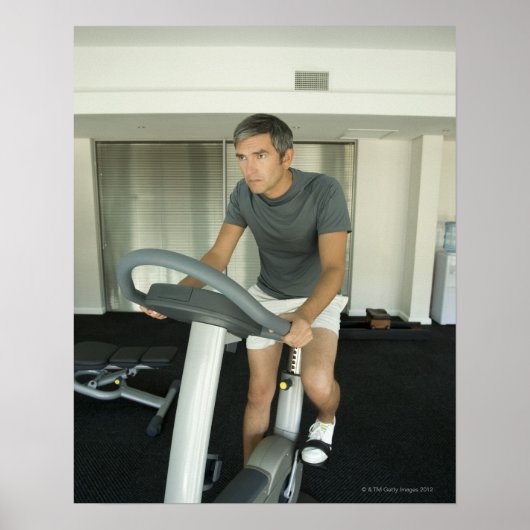 Man werkt uit in een gym 2 poster (Voorkant)