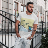 Man wijst met geld met wijn t-shirt