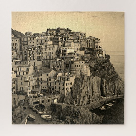 Manarola in Sepia Tones - Italië - 20x20 - 676 pcs Legpuzzel (Verticaal)