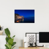 Manarola-stad in de Cinque Terre 's avonds Poster (Thuiskantoor)