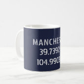 Manchester Latitude Longitude Koffiemok (Voorkant links)