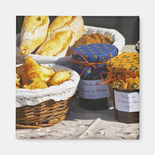 Mand met croissants en chocoladebroden. magneet (Voorkant)