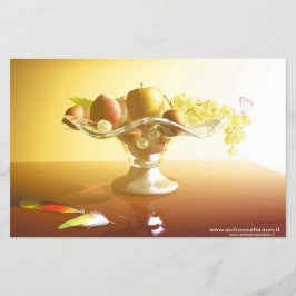 Mand met glas met fruit en vlinder    flyer