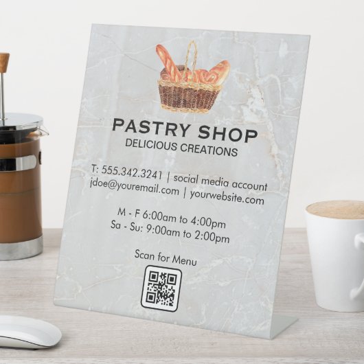 Mand van stokbrood | Café Reclamebord Met Voetstuk (Insitu)