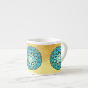Mandala blauw goud op zachte gouden achtergrond espresso kop