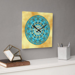 Mandala blauw goud op zachte gouden achtergrond vierkante klok