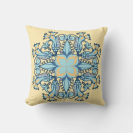 Mandala Bloom Pillow in Yellow Kussen