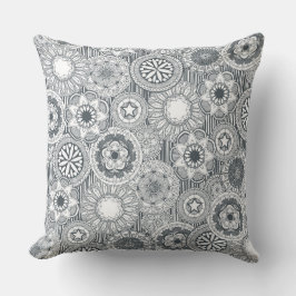 mandala cirque metal white kussen