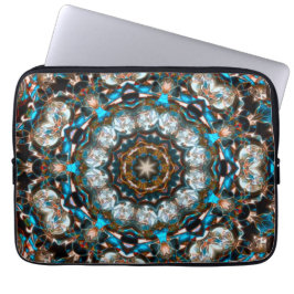 Mandala dat lijkt op een krater in heldere kleuren laptop sleeve