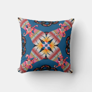 Mandala gekleurd op een gele achtergrond. Uitnodig Kussen