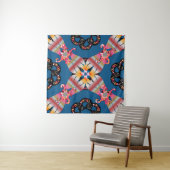 Mandala gekleurd op een gele achtergrond. Uitnodig Wandkleed (In situ)