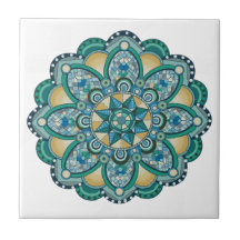 Mandala in blauw, groen en goud